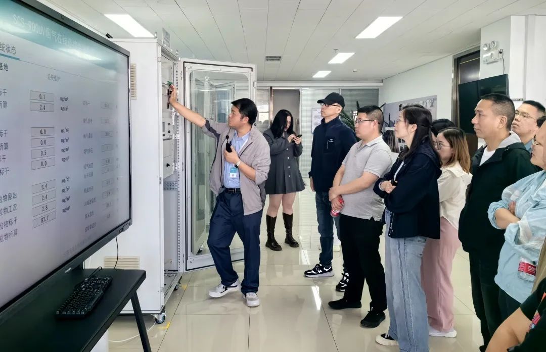 污染源在線監(jiān)測設備培訓合影2.jpg 污染源在線監(jiān)測設備培訓合影2.jpg